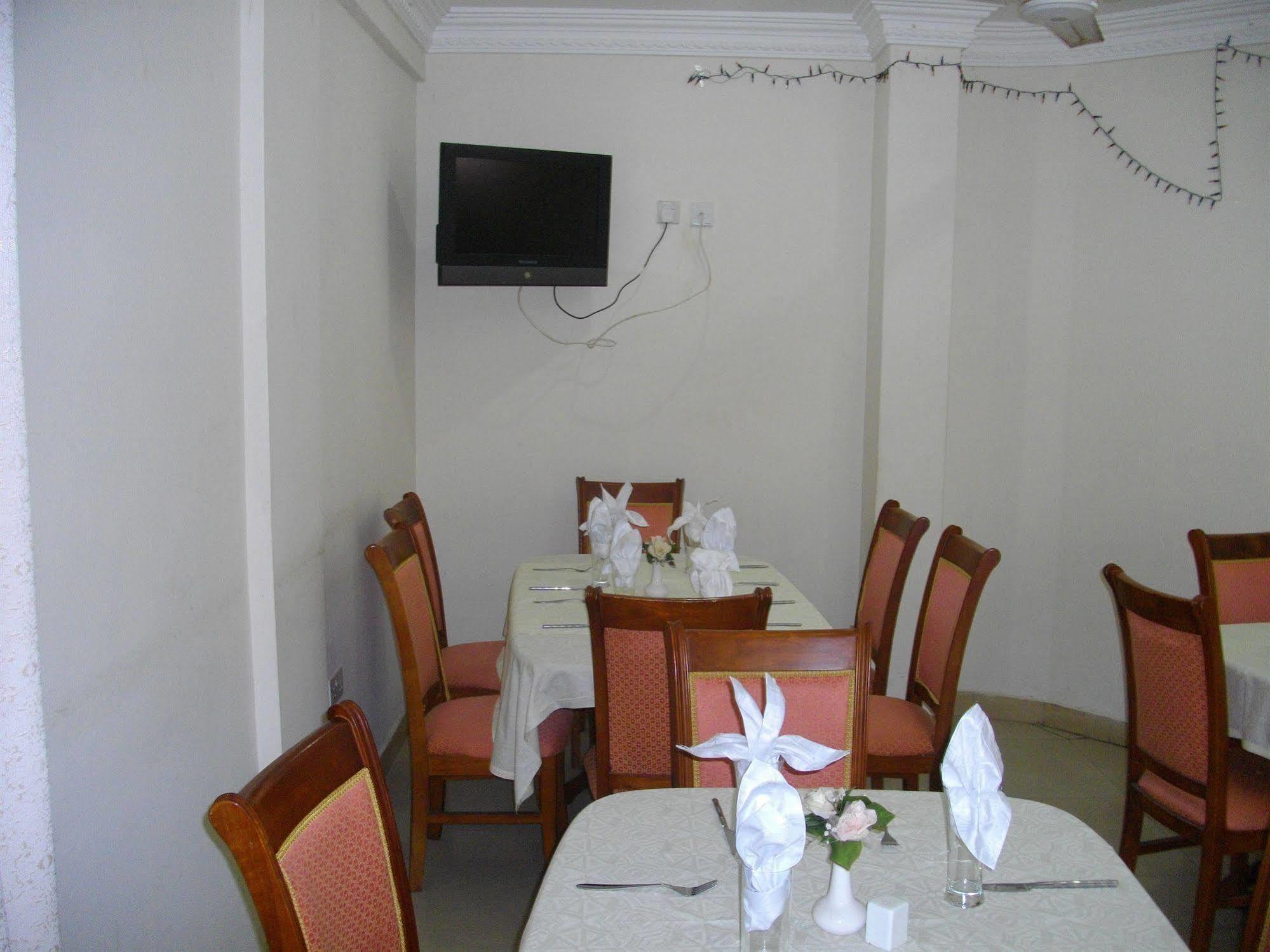 De Holiday Beach Hotel Kokrobite Εξωτερικό φωτογραφία